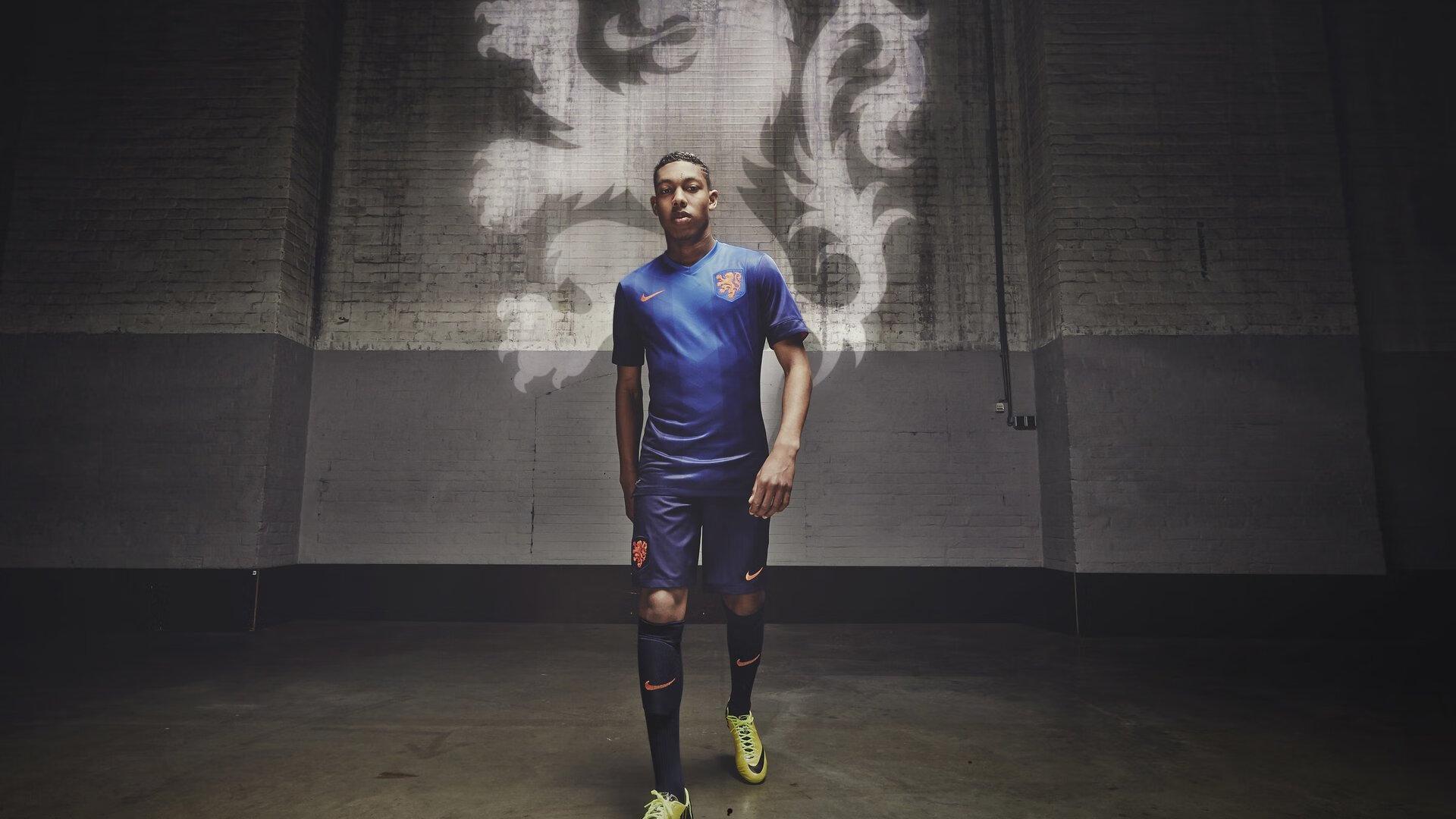 阿森纳夏窗操作跃然纸上，足球趣味漫画引爆球迷热议